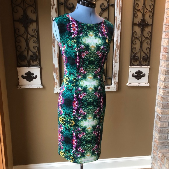 Cynthia Crowley Size 4 Bodycon Floral Dress - Picture 6 of 6